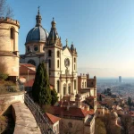 Vue panoramique de la basilique de Fourvière sur Lyon.